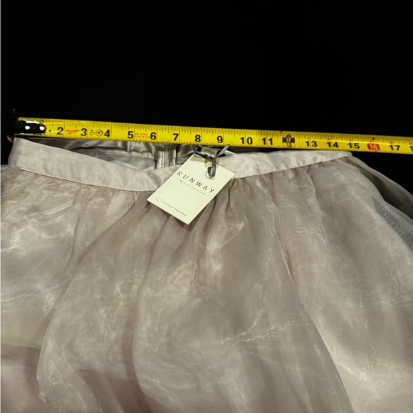LC Lauren Conrad Runway Limited Edition Blush Tulle Midi Skirt Size 12 NWT - Picture 6 of 7